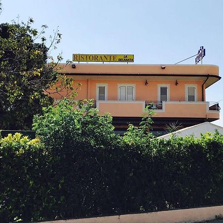 Hotel Ristorante La Decanata Le Castella  Exterior foto